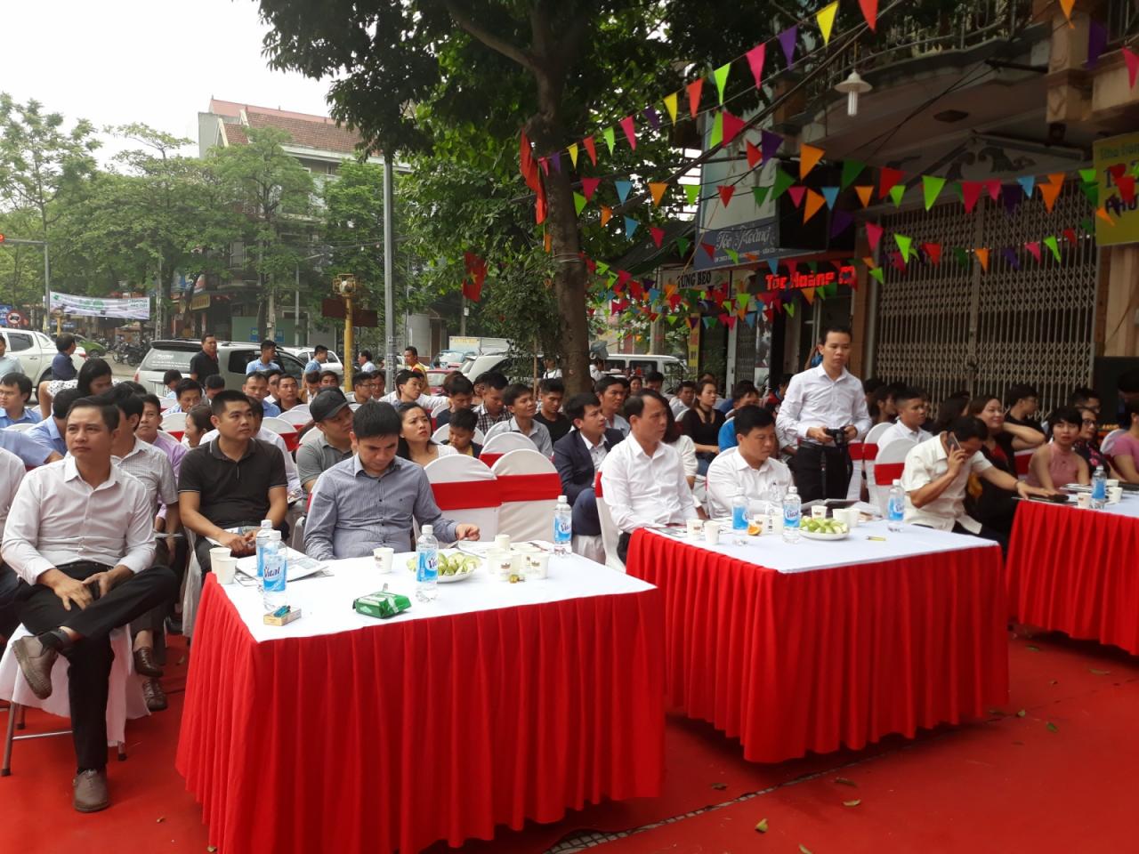 KHai trương Đại lý Bắc Việt Lumi 3