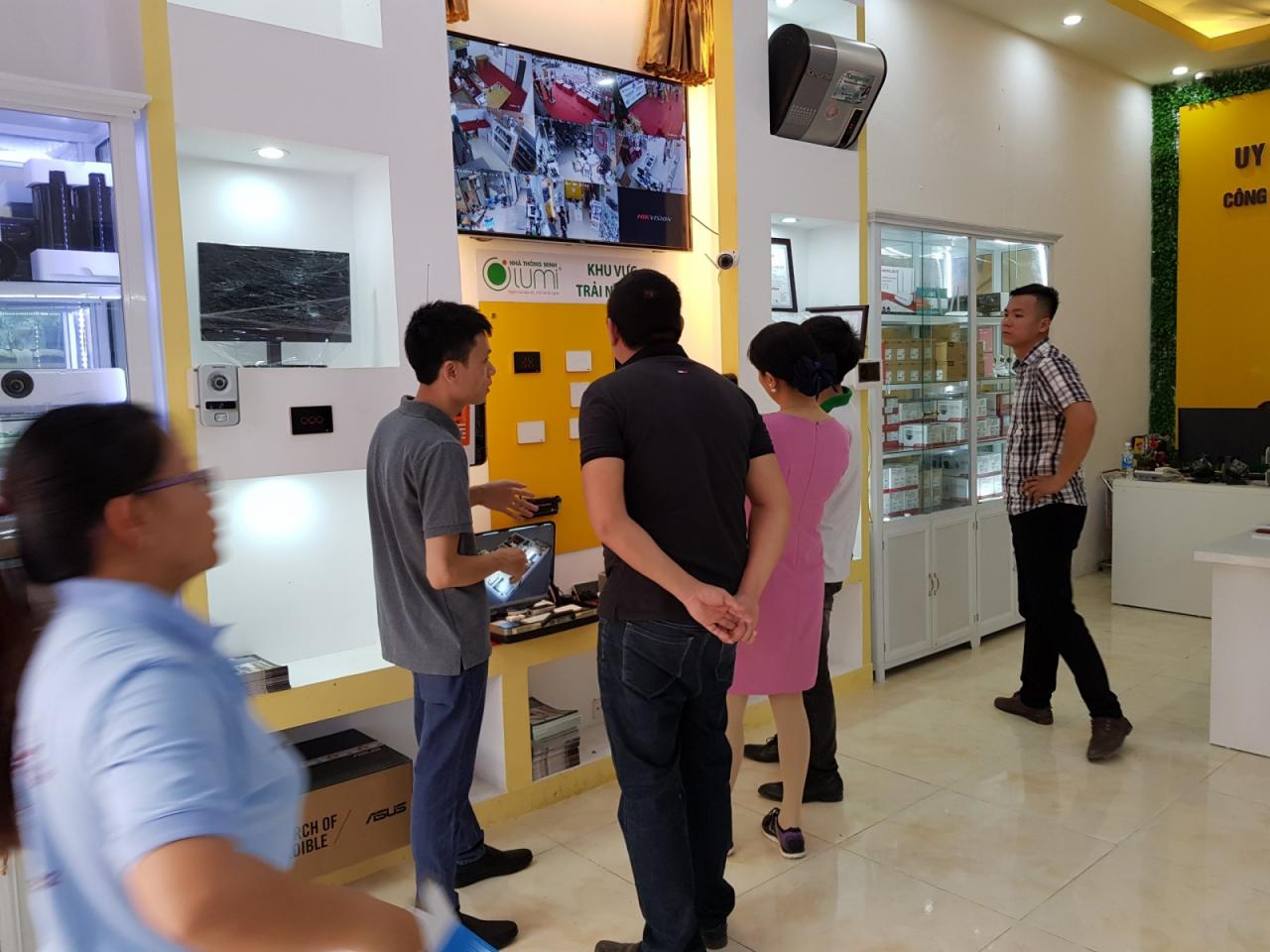 KHai trương đại lý Bắc Việt Lumi5
