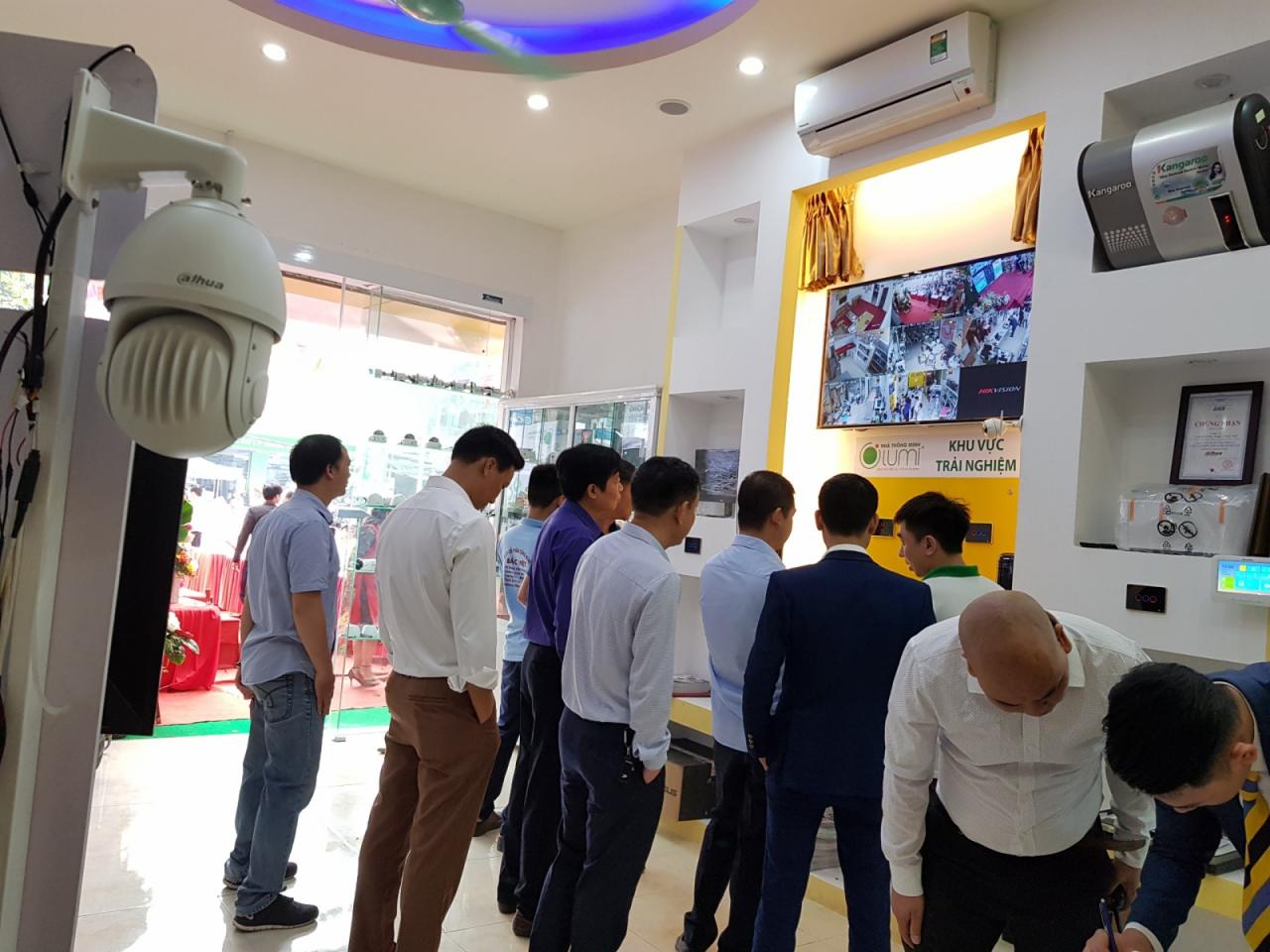 KHai trương đại lý Bắc Việt Lumi7