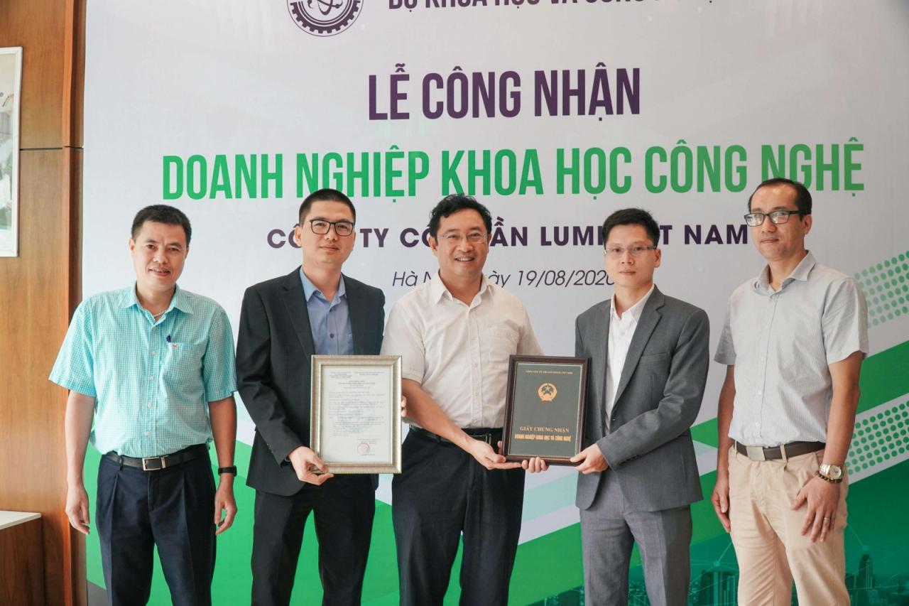 Nhà thông minh Lumi nhận chứng nhận doanh nghiệp khoa học công nghệ